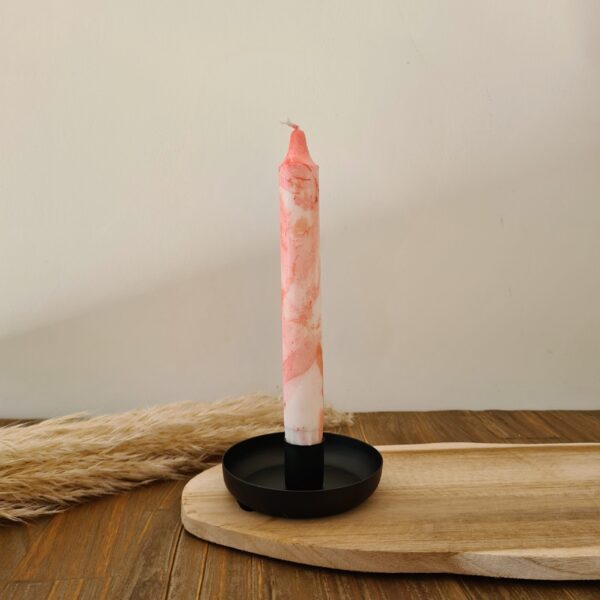 Kleurrijke dinerkaars roze