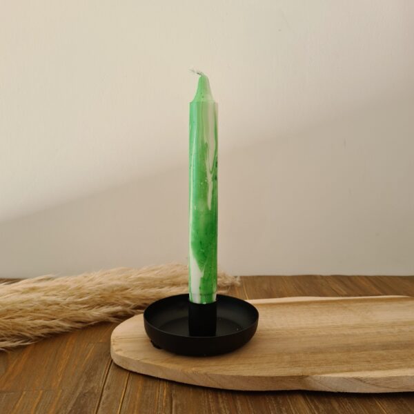 Kleurrijke dinerkaars groen